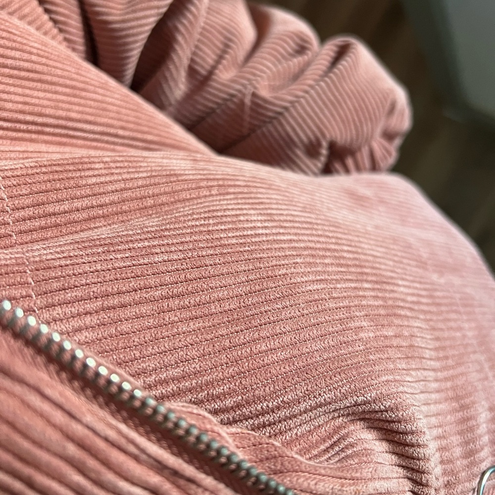 Cropped Ribbed Puffer Coat - Picture 2 of 2